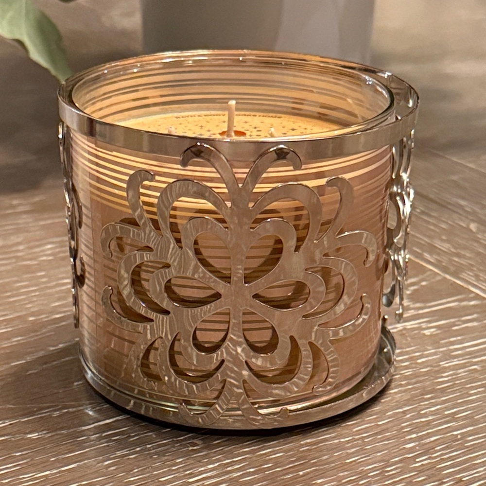 Bath & Body Works champagne Toast 3 wick gold Candle & silver candle holder read